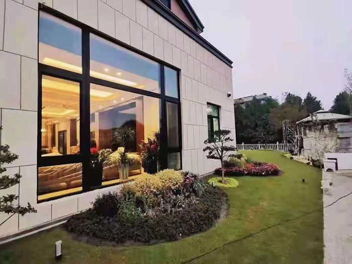 What is the difference between insulating glass and vacuum glass?